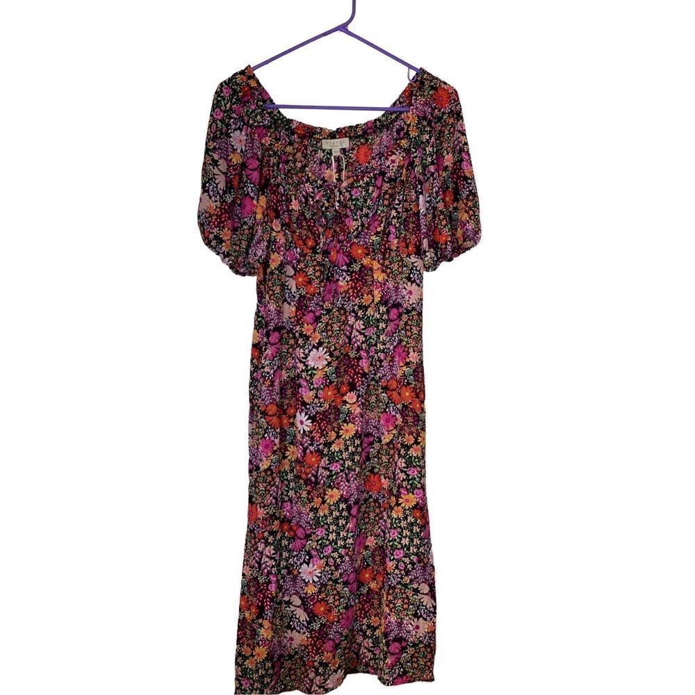 STATUS BY CHENAULT Women’s SMALL
Floral Tie Front Puff Sleeve Dress